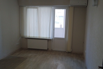 2-к квартира, 65 м², 1/10 эт.