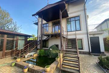 Коттедж, 150 м², 3 эт.