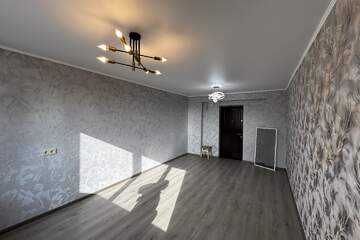 Комната, (всего 7 ком.), 200 м², 4/5 эт.