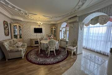 4-к квартира, 174 м², 9/10 эт.