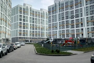 2-к квартира, 64 м², 1/9 эт.