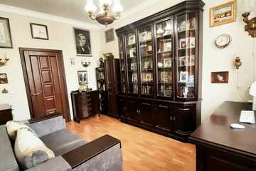 3-к квартира, 100 м², 2/8 эт.